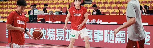 乐鱼体育平台-中国男篮热身赛险胜，王俊杰两双数据表现抢眼
