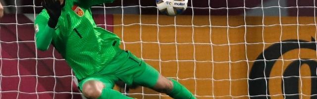 乐鱼体育平台-新门神出世！朱钰两扑点球高红附体 闷杀日本队长