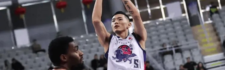 乐鱼体育app-解说：陈林坚投进这几记决定比赛的三分球，太狠了